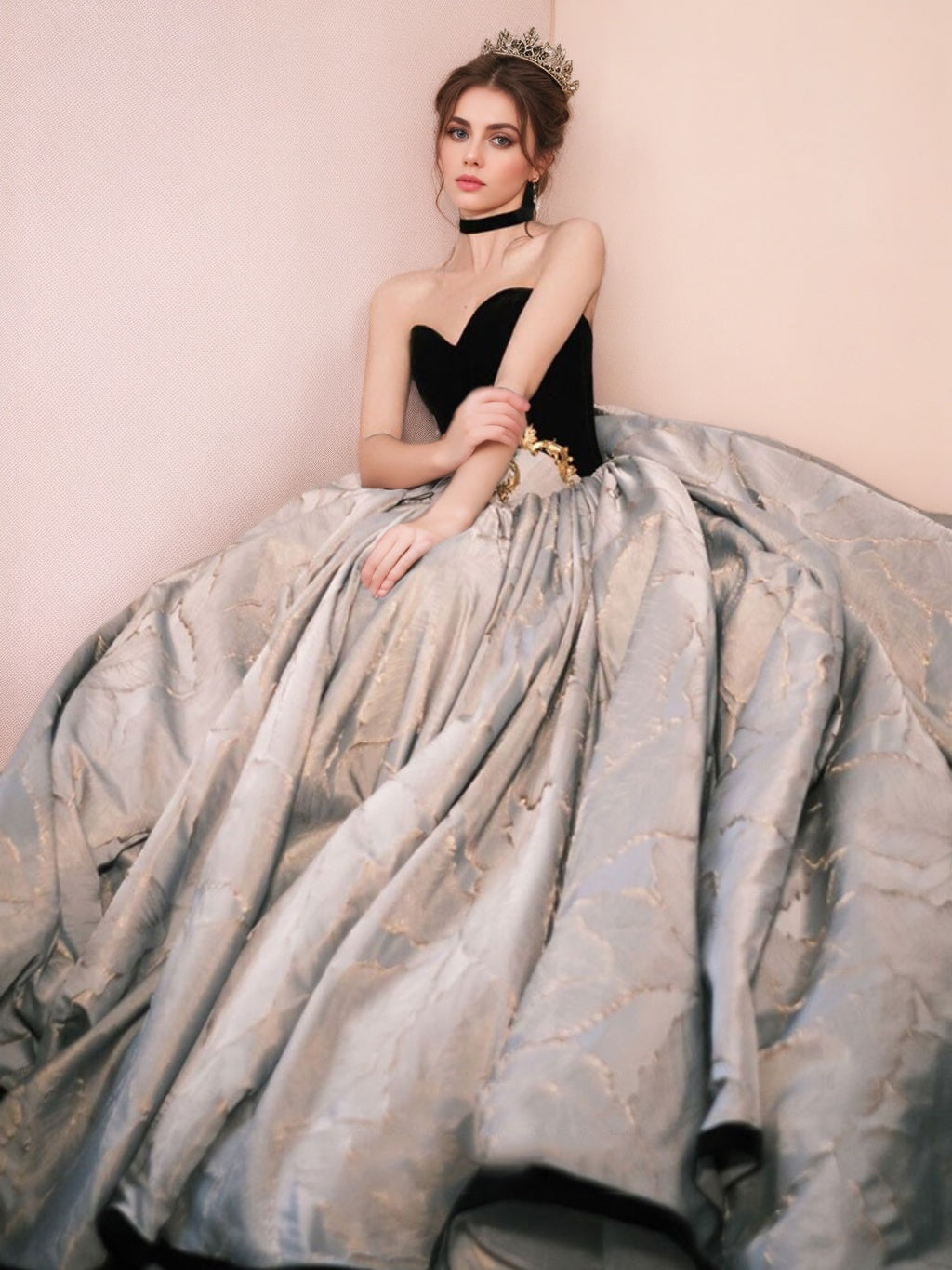 Strapless Sleeveless Floor-length Ball Gown with Lace for Prom