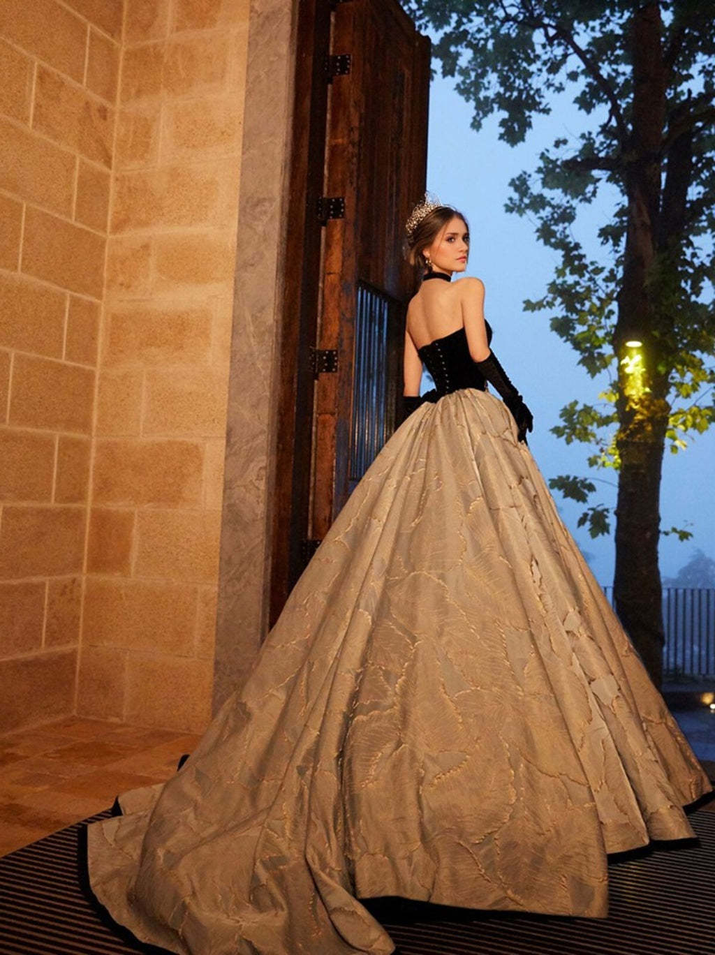 Strapless Sleeveless Floor-length Ball Gown with Lace for Prom