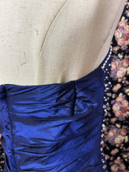 Sleeveless Sweetheart Taffeta Prom Dress with Beading in Trumpet/Mermaid Style