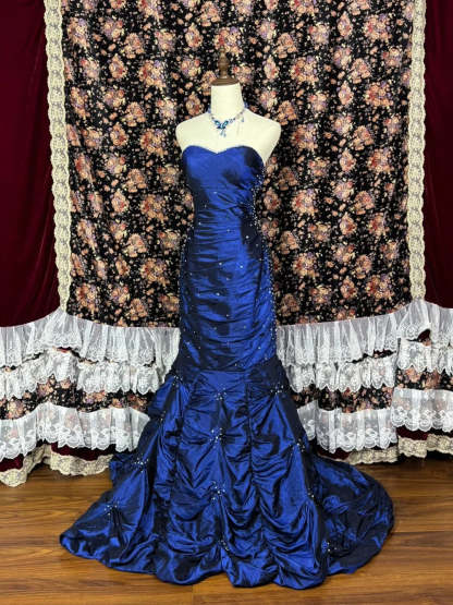 Sleeveless Sweetheart Taffeta Prom Dress with Beading in Trumpet/Mermaid Style