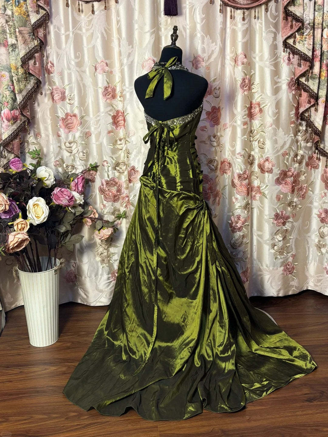 Princess A-Line Halter Neck Floor-Length Taffeta Prom Dress with Ruffles and Sequins