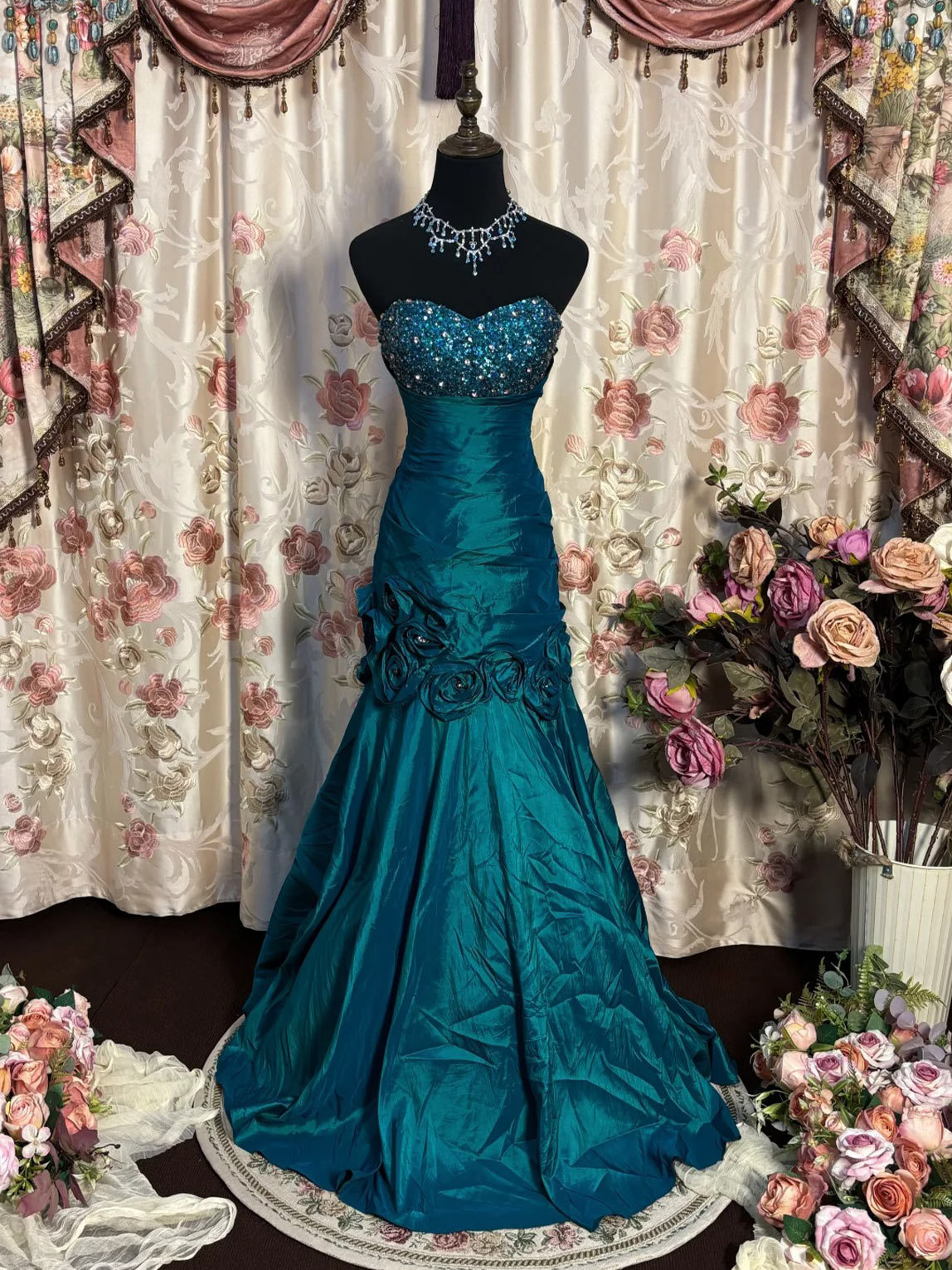 Sweetheart Princess A-Line Floor-Length Sleeveless Prom Dress in Taffeta with Flowers & Sequins