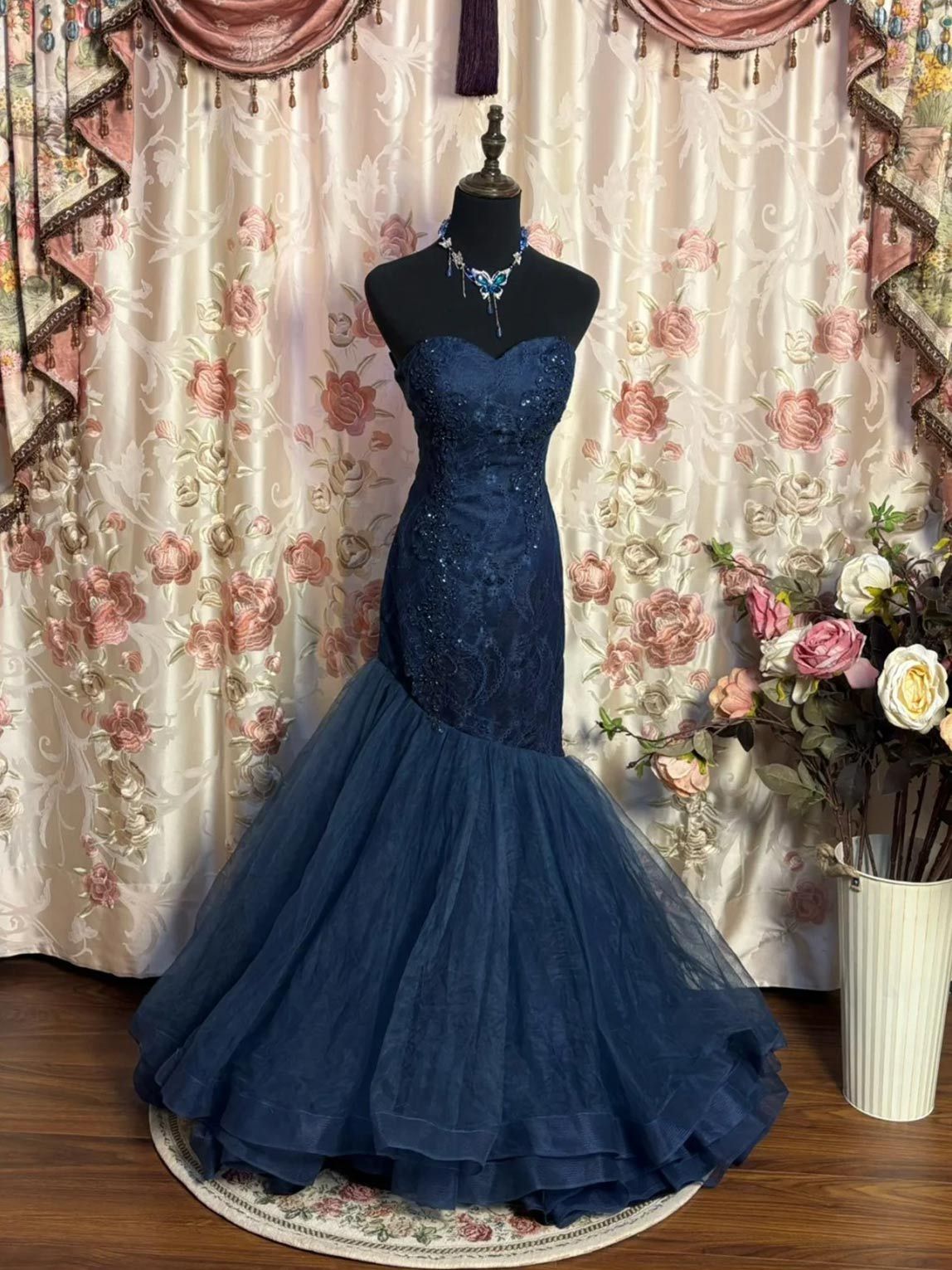 Sleeveless Floor-Length Taffeta Lace Prom Dress with Sequins in Trumpet/Mermaid Sweetheart Style