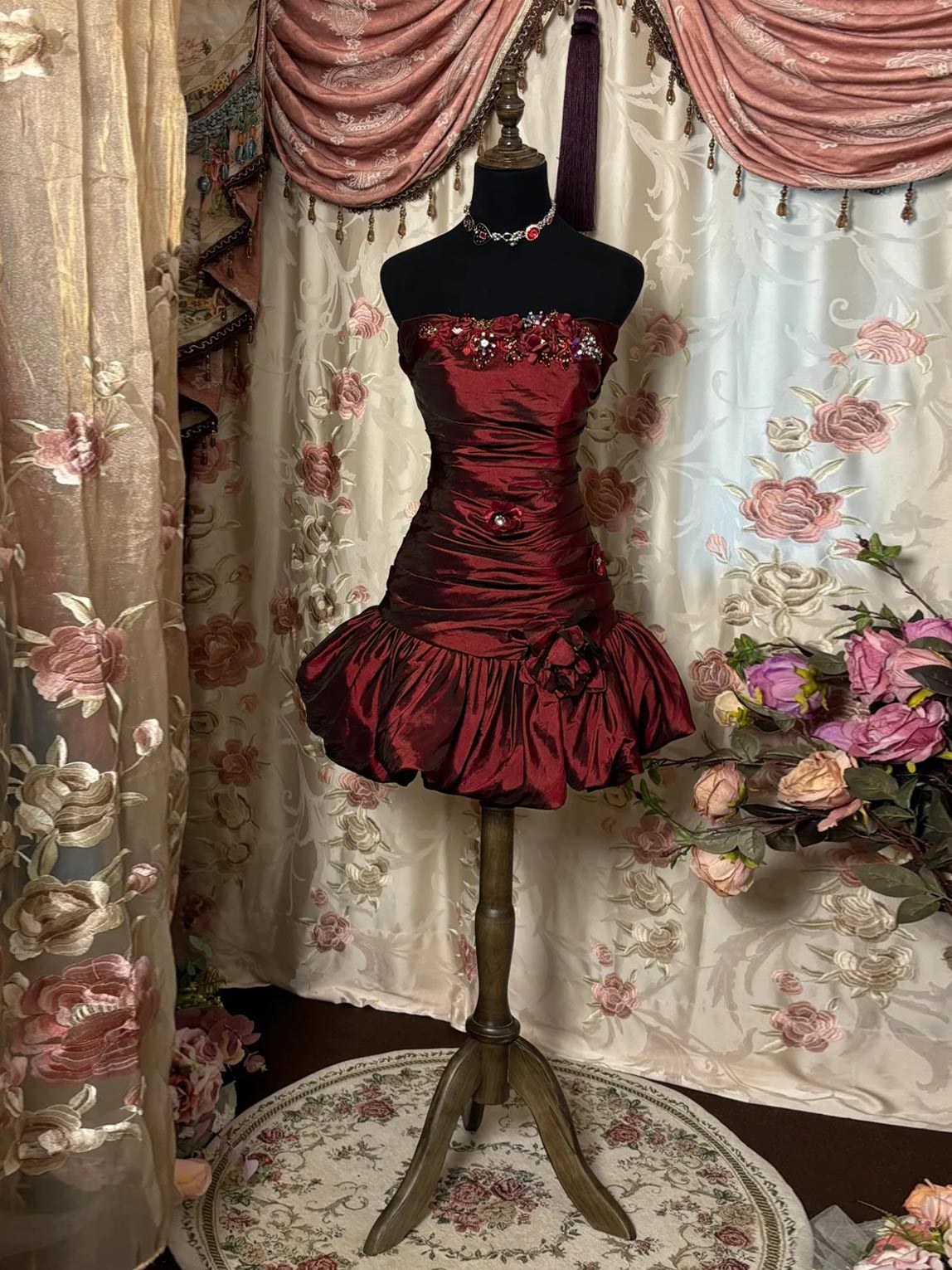 Sweetheart Sleeveless Mini Taffeta Prom Dress with Flowers and Sequins