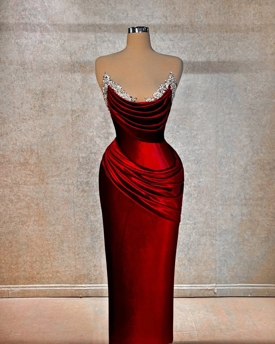 Chic Strapless Sleeveless Long Prom Dress With Beading Pleated