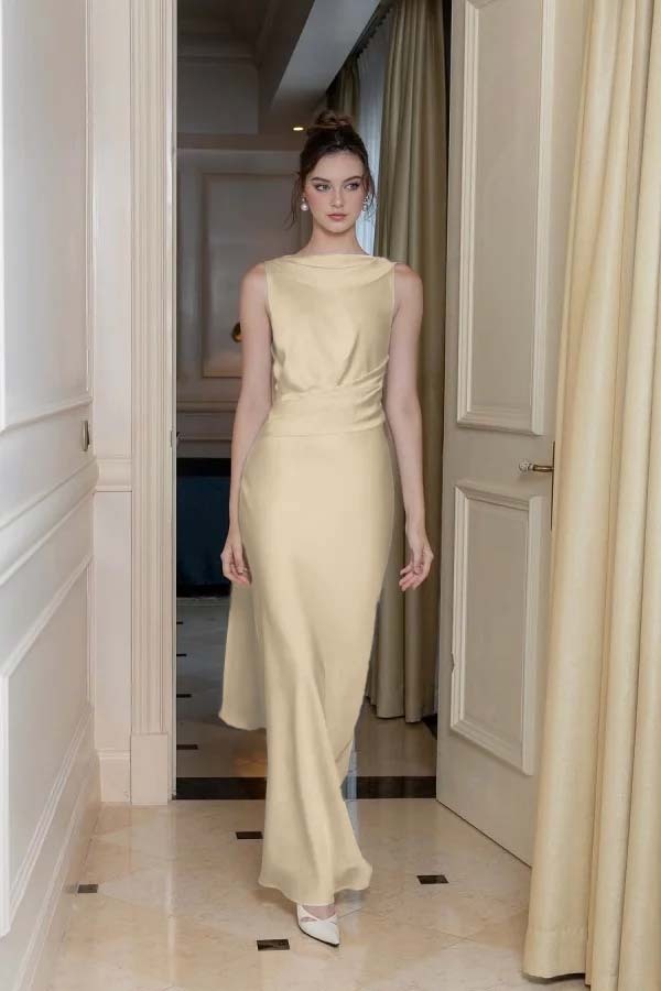 Long Slimming Sleeveless Prom Dress Flowy Backless With Pleated