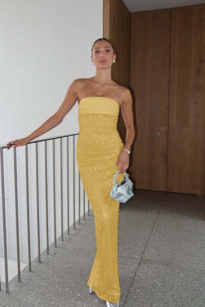 Chic Sequins Strapless Sleeveless Long Prom Dress With Pleated