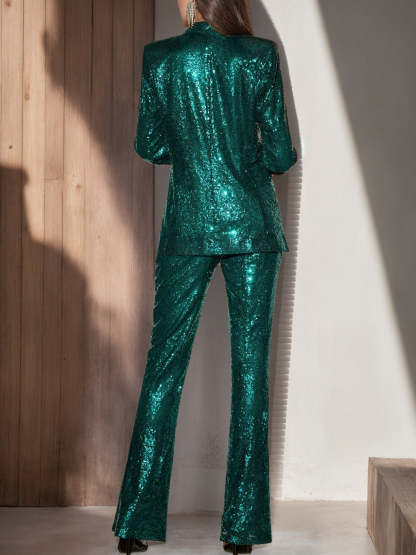 Sequined Green Suit for Women Featuring a Notched Lapel and Belt