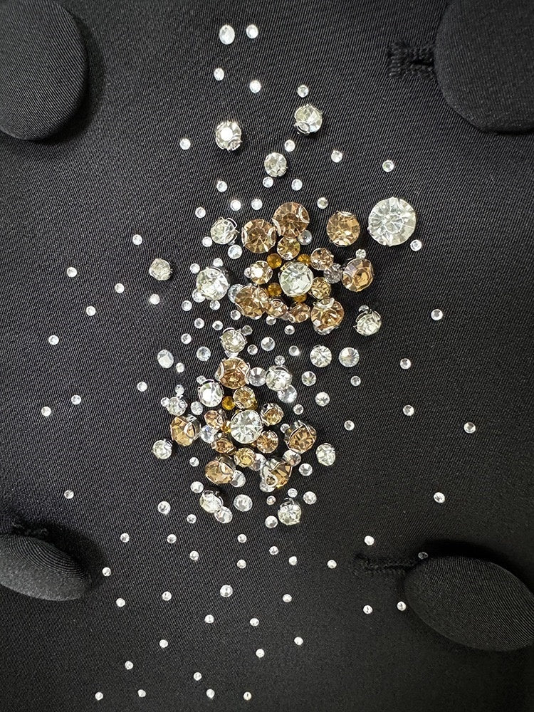 Double-Breasted Black Suits For Women With Sparkly Peak Lapels