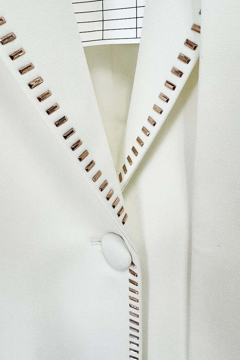 White Scarf Peak Lapel 2-Piece Suit For Women