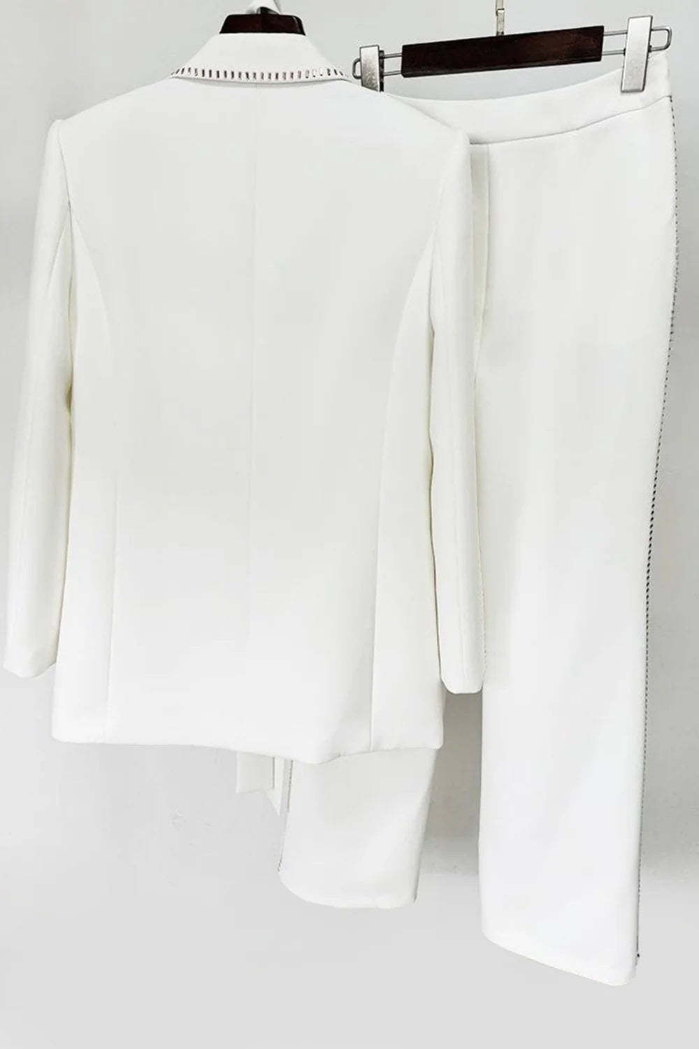 White Scarf Peak Lapel 2-Piece Suit For Women