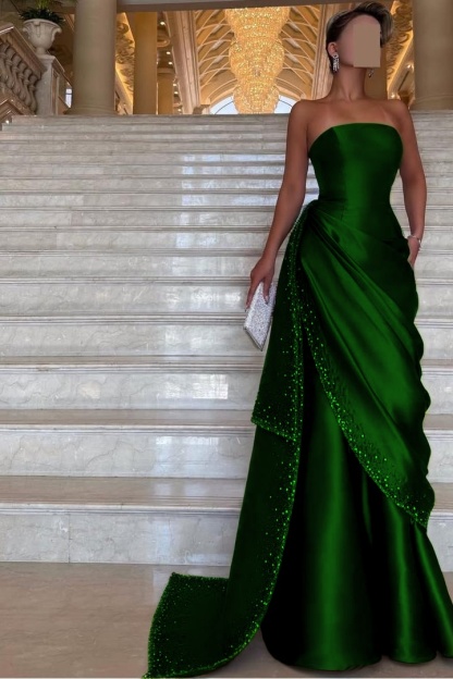 Chic Strapless Sleeveless Long Prom Dress With Pleated Beading