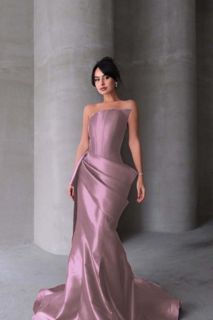 Chic Strapless Sleeveless Mermaid Long Prom Dress With Pleated