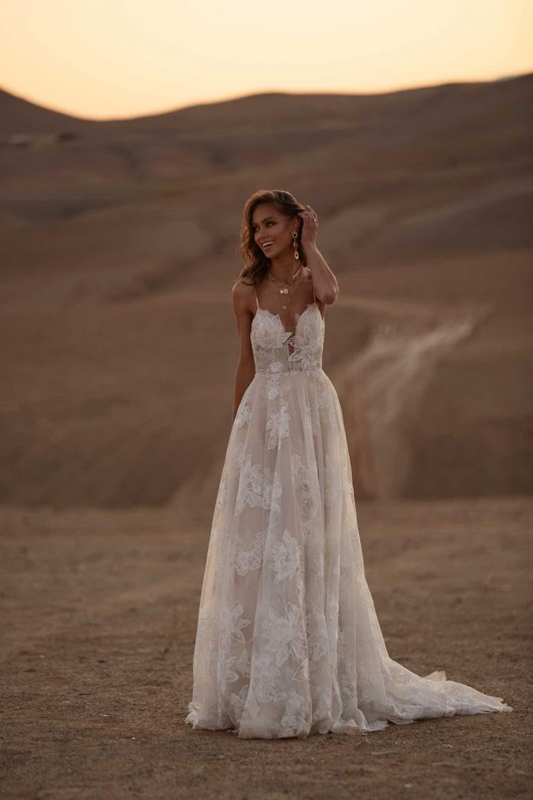 Women's Beach Spaghetti Strap Wedding Dresses for Bride 2025 Boho Long Lace Bridal Gowns for Wedding-BMbridal.UK