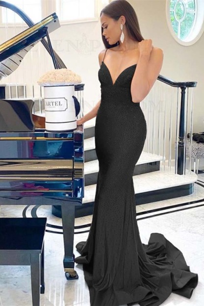 Purple Spaghetti Strap V Neck Sleeveless Prom Dress Mermaid With Beadings