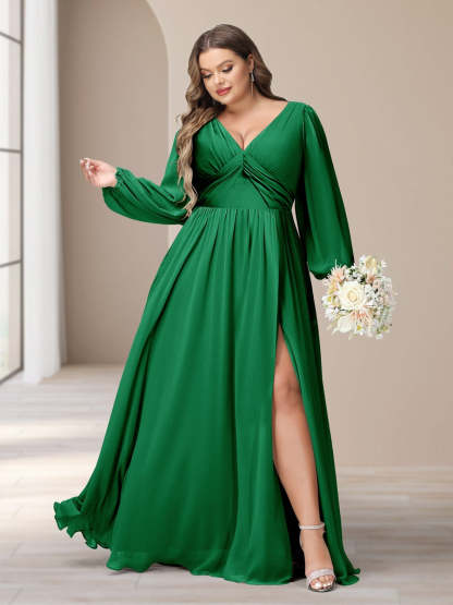 Plus Size Chiffon Bridesmaid Dress with V-Neck and Side Split in A-Line/Princess Style