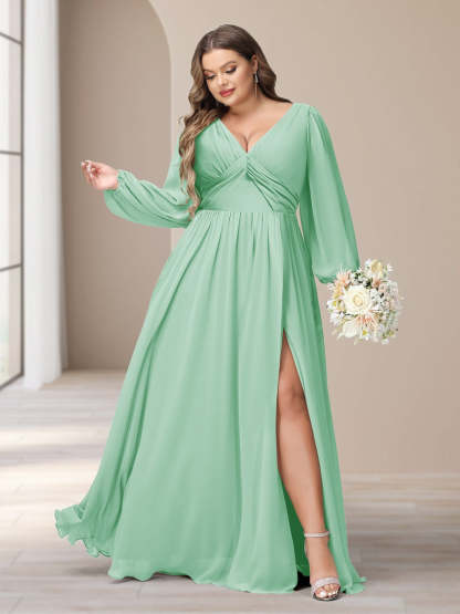 Plus Size Chiffon Bridesmaid Dress with V-Neck and Side Split in A-Line/Princess Style