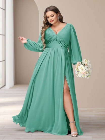 Plus Size Chiffon Bridesmaid Dress with V-Neck and Side Split in A-Line/Princess Style