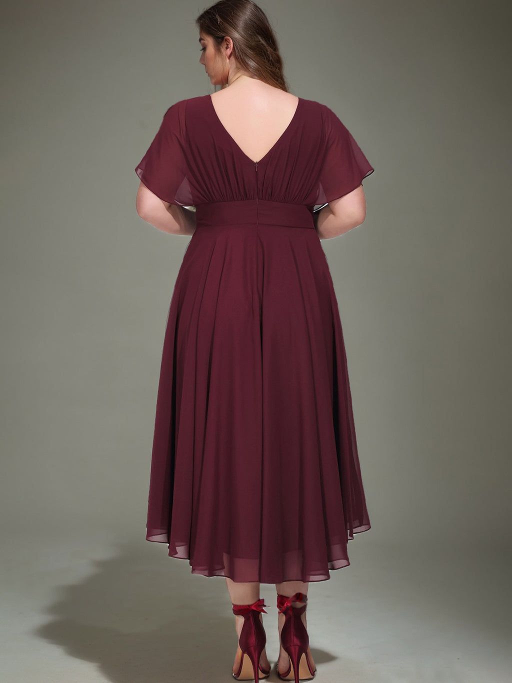 Plus Size Asymmetrical A-Line Bridesmaid Dresses with Scoop Neck and Ruffled Short Sleeves