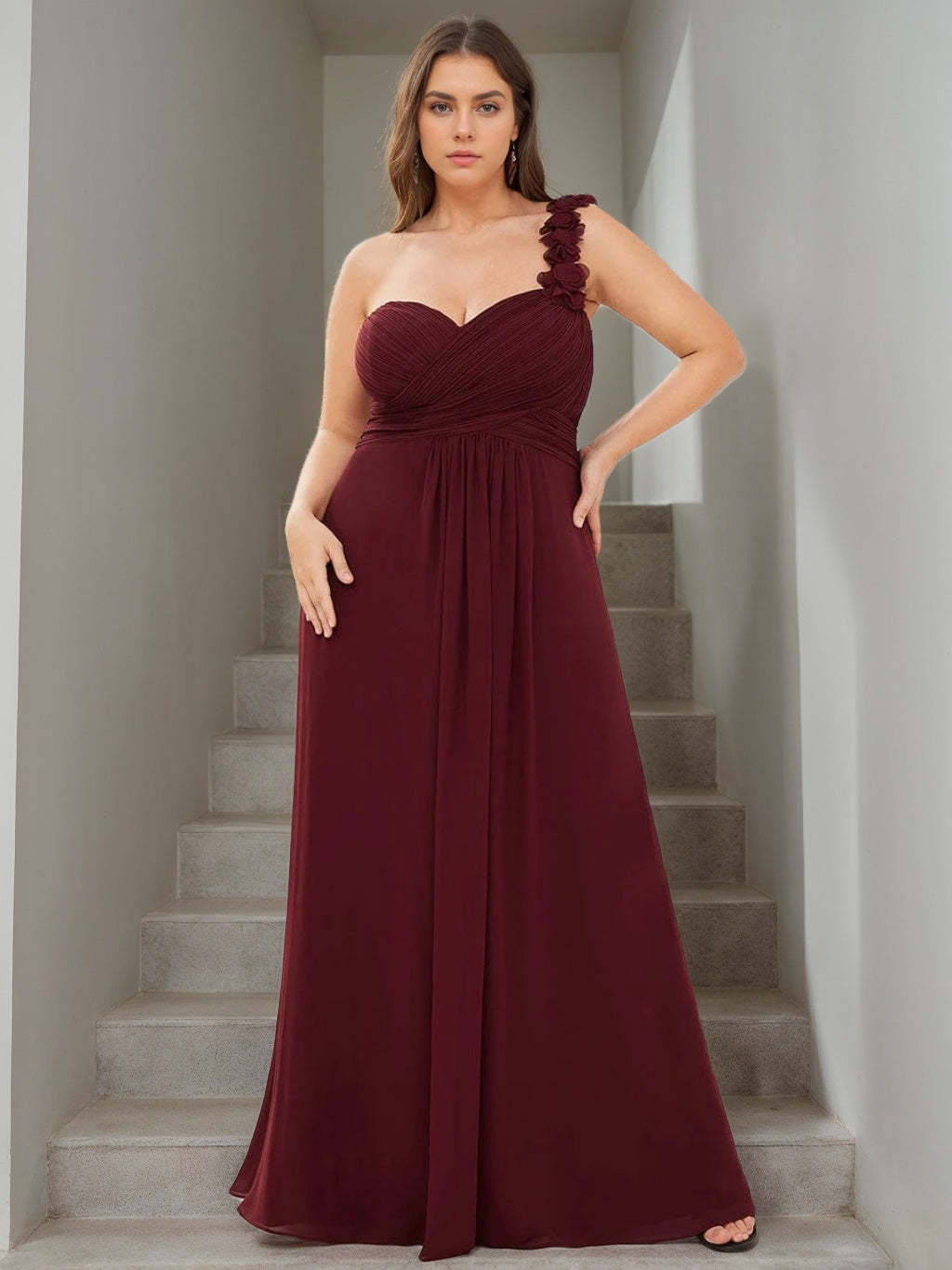 Plus Size Long Bridesmaid Dress with Sweetheart Neckline and One-Shoulder A-Line Silhouette