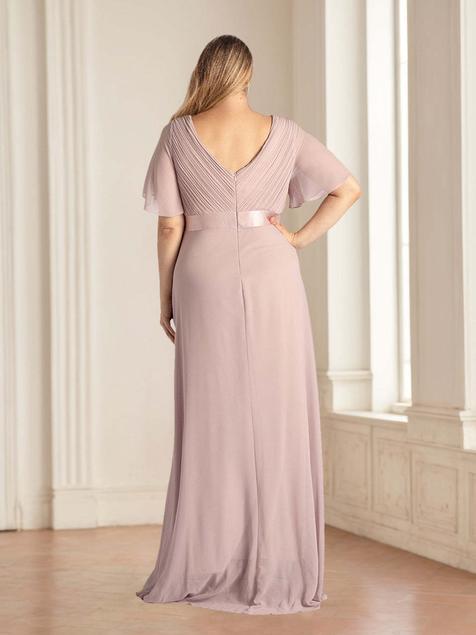 Plus Size Floor-Length Bridesmaid Dresses with Ruffles in Deep V-Neck and Short Sleeves