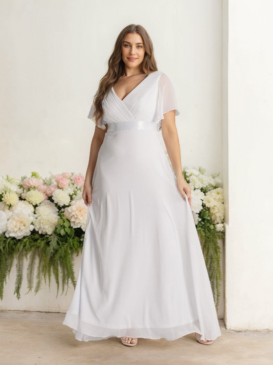 Plus Size Floor-Length Bridesmaid Dresses with Ruffles in Deep V-Neck and Short Sleeves