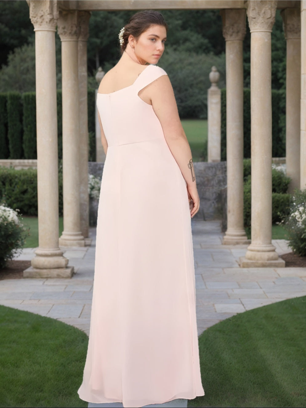 Plus Size Floor-Length Sleeveless A-Line Bridesmaid Dress with Square Neck