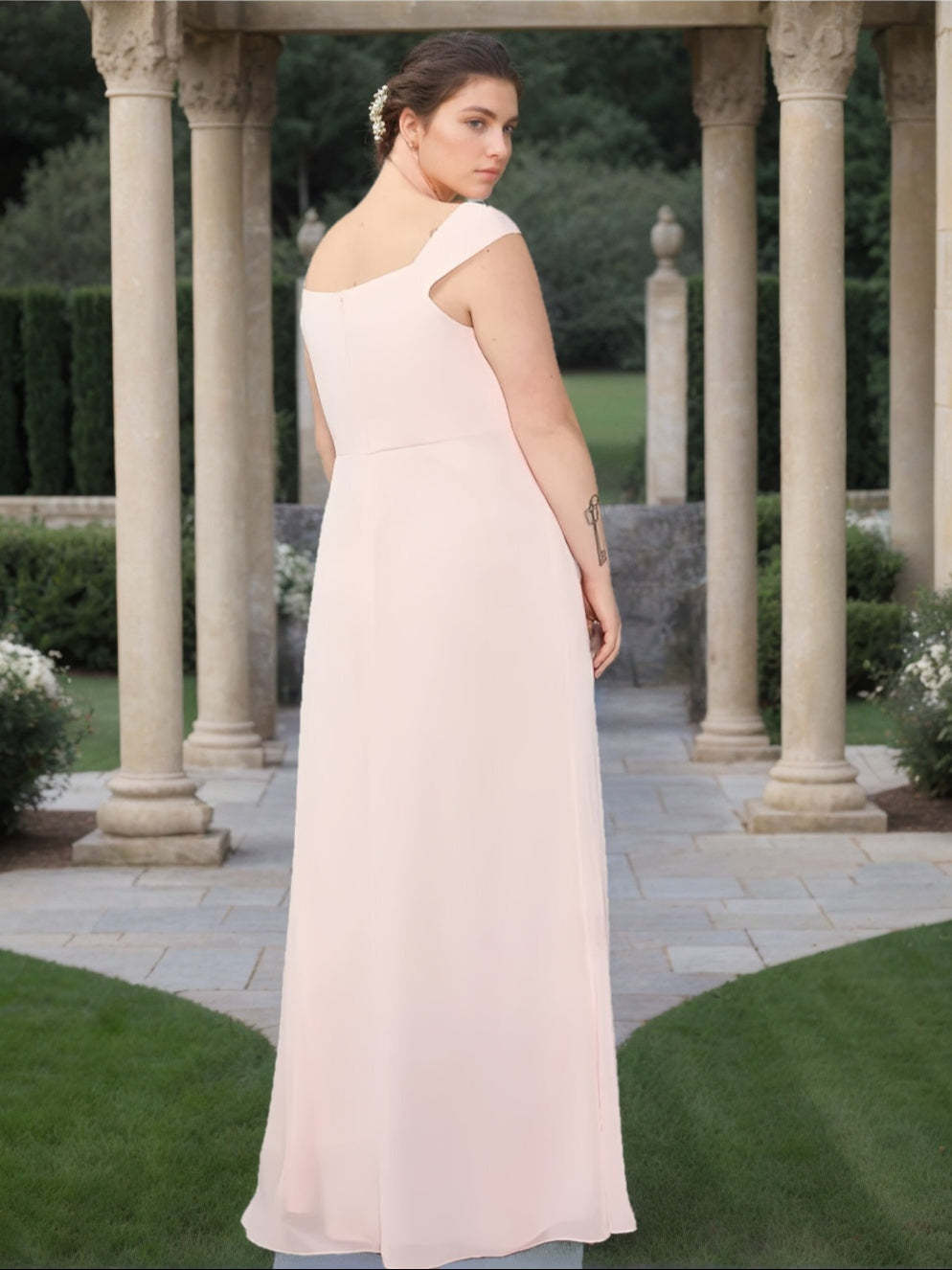 Plus Size Floor-Length Sleeveless A-Line Bridesmaid Dress with Square Neck