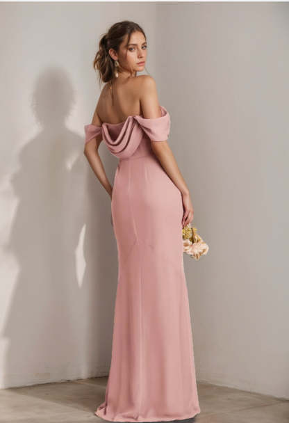Strapless Sleeveless Floor-Length Bridesmaid Gown with Side Split and Ruffled Sheath/Column Design