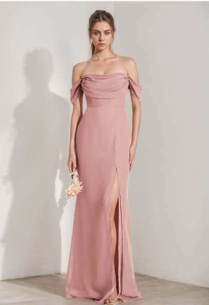 Strapless Sleeveless Floor-Length Bridesmaid Gown with Side Split and Ruffled Sheath/Column Design
