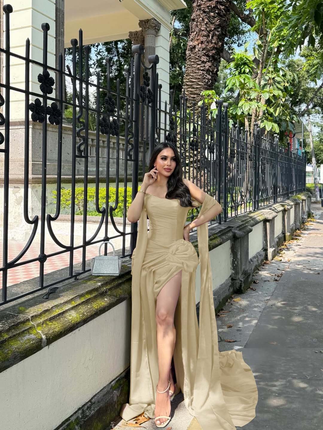 Strapless Sleeveless Long Mermaid Prom Dress With Split Pleated