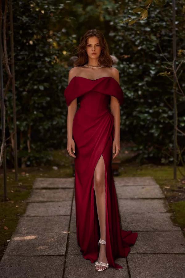 Off the Shoulder Sleeveless Long Mermaid Prom Dress With Split Pleated