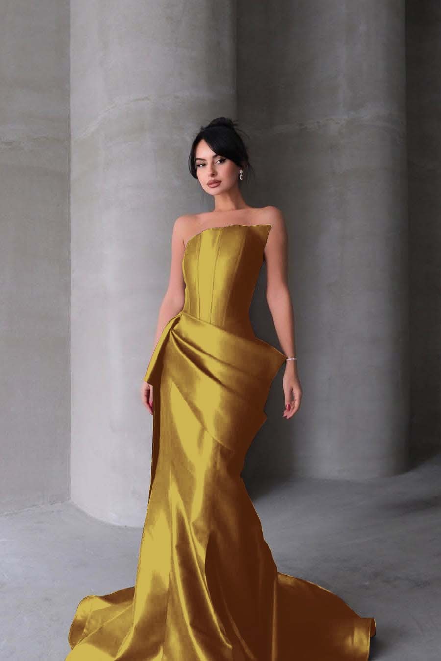 Chic Strapless Sleeveless Mermaid Long Prom Dress With Pleated