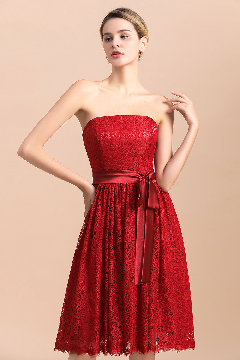 BMbridal Pretty Strapless Red Lace Bridesmaid Dresses Sleeveless Short Wedding Party Dress with Sash-BMbridal