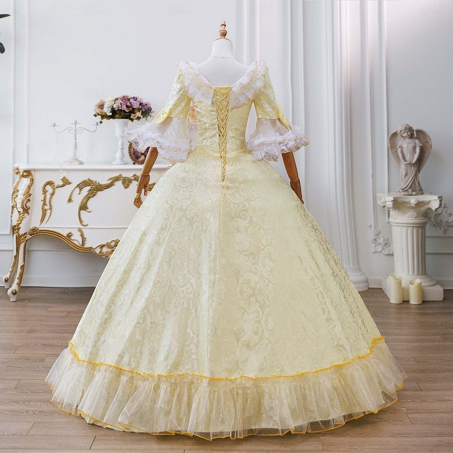Rococo Victorian Renaissance Vacation Dress with Round Neck and Half Sleeves