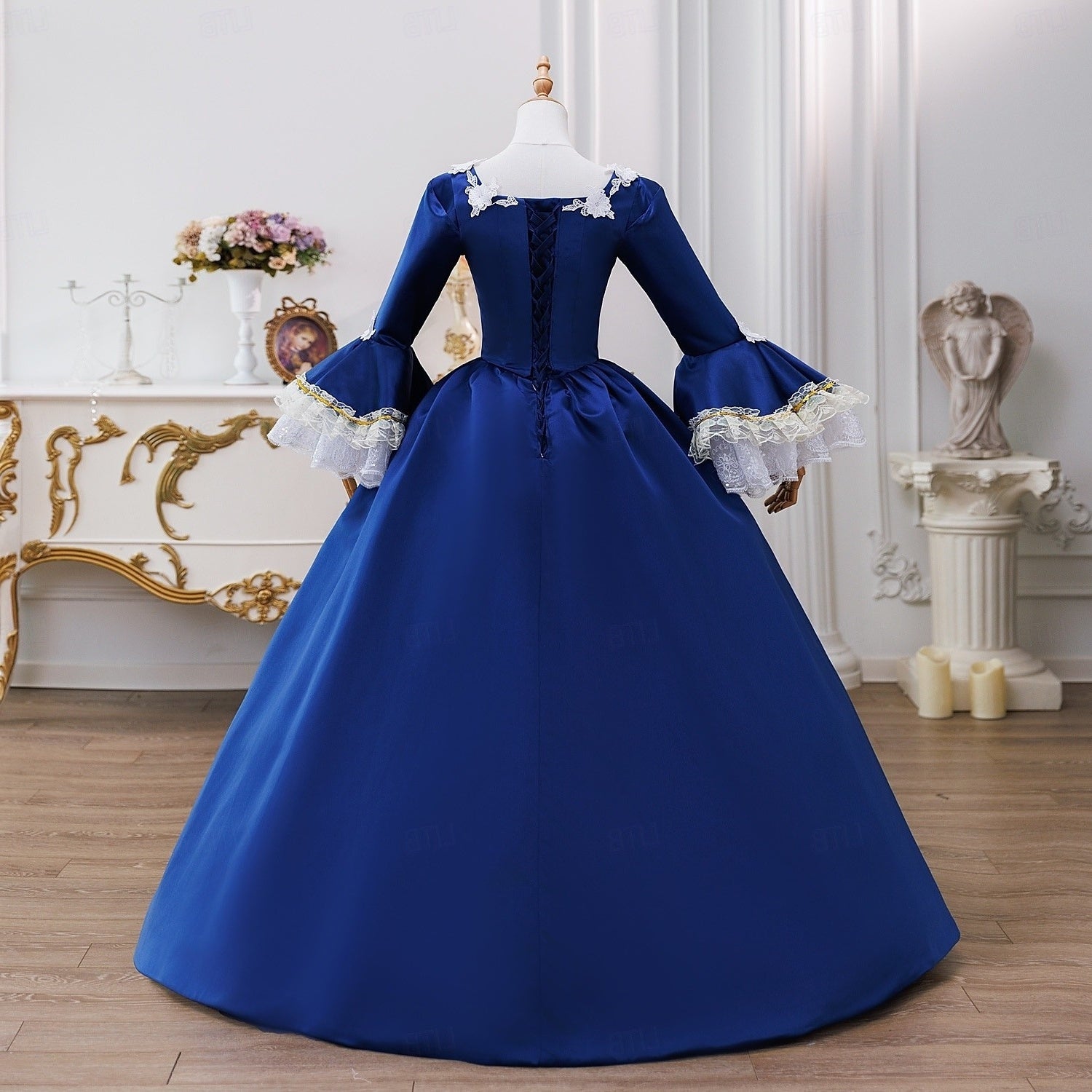 Rococo Maria Antonietta Vacation Dress with Square Neck and Long Sleeves 18th Century Ball Gown