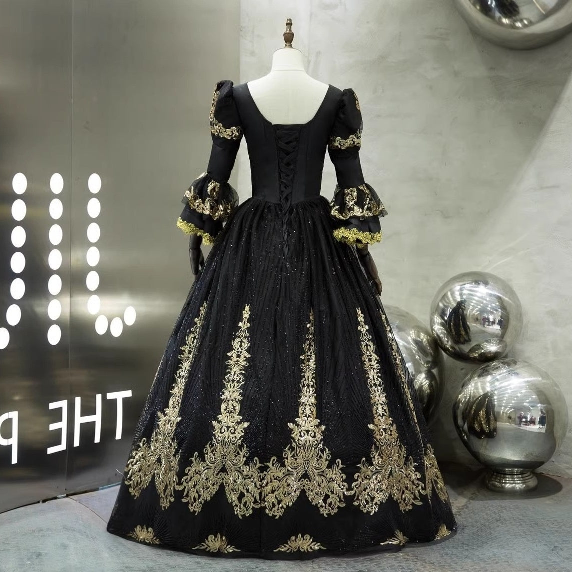 Victorian Masquerade Ball Gown with V-Neck and 3/4 Sleeves for Rococo Prom or Cosplay