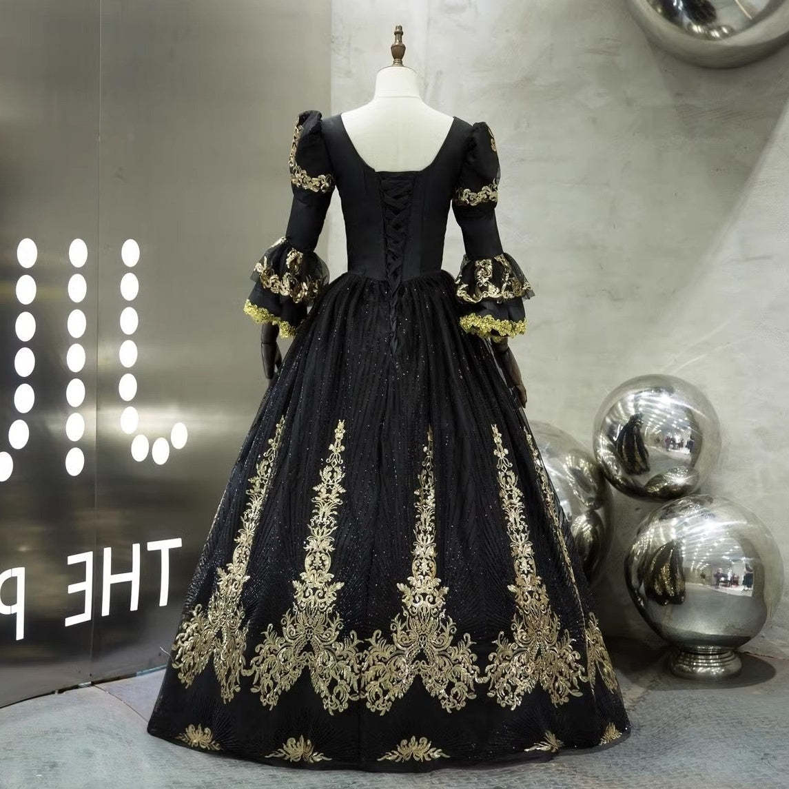 Victorian Masquerade Ball Gown with V-Neck and 3/4 Sleeves for Rococo Prom or Cosplay