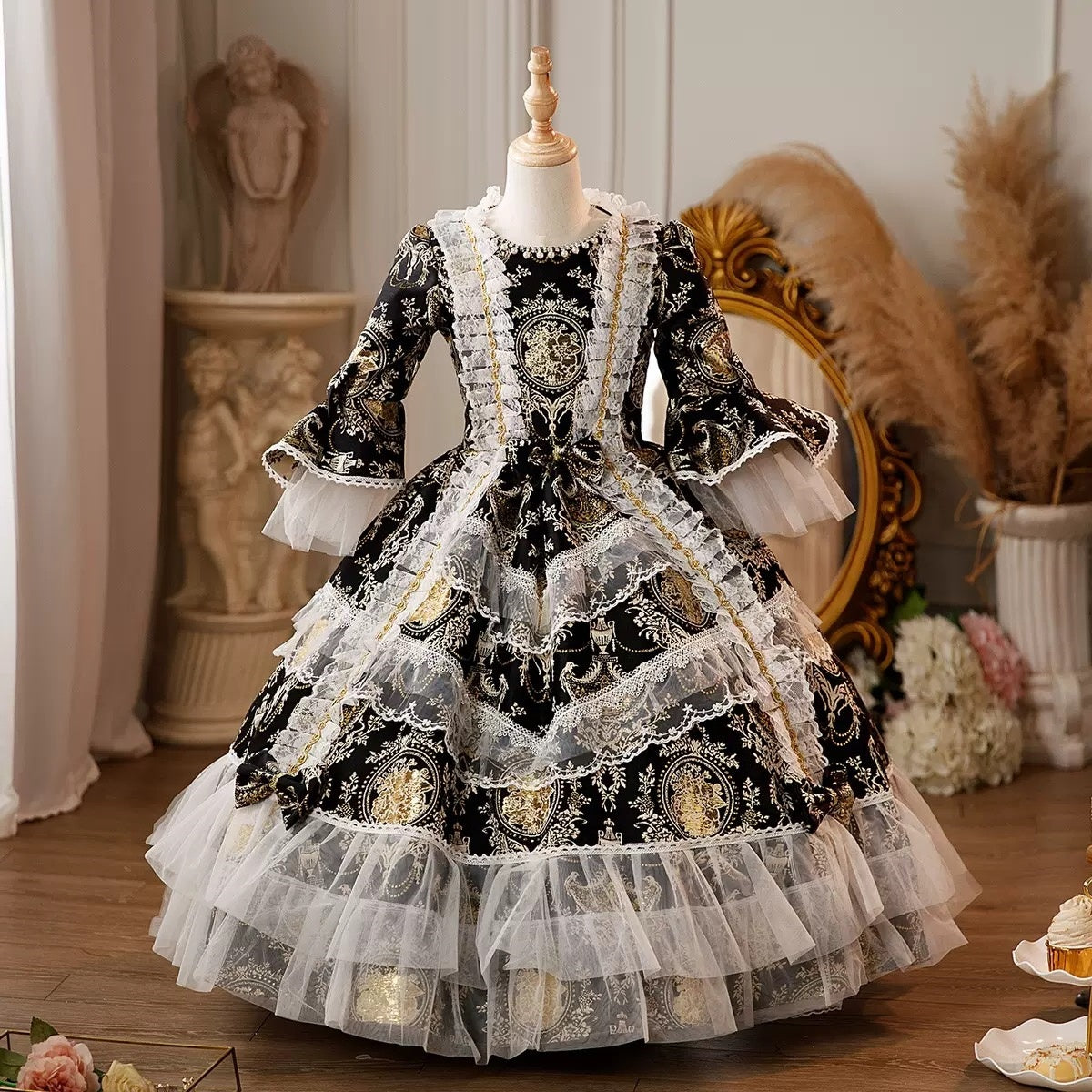 Victorian Princess Rococo Party Dress for Girls with 3/4 Sleeves and Round Neck