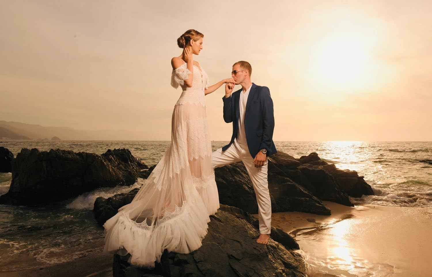 Women's Wedding Dresses Chic Lace Evening Dresses V Neck Ruffle Sleeves Beachy Boho Outdoorsy Wedding Gowns-BMbridal.UK