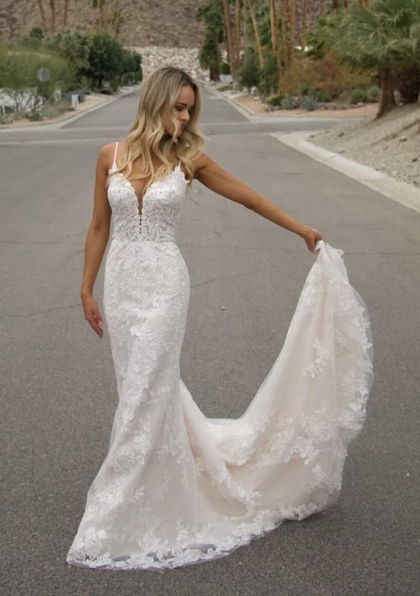 Women's Beach Spaghetti Strap Wedding Dresses for Bride 2025 Boho Long Lace Bridal Gowns for Wedding-BMbridal.UK
