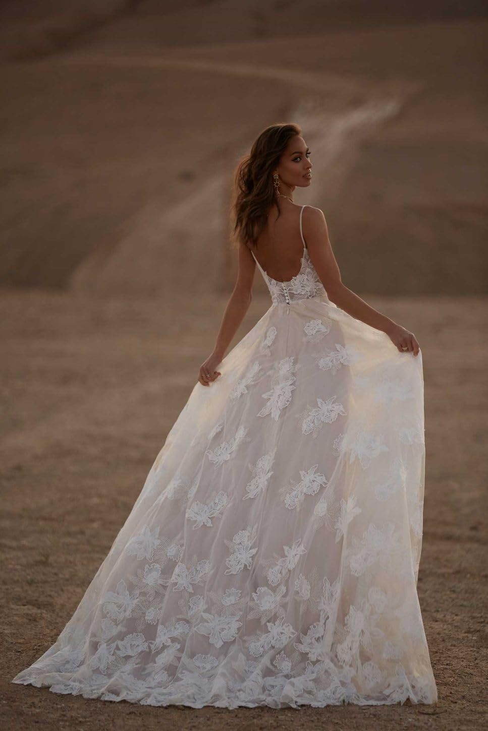 Women's Beach Spaghetti Strap Wedding Dresses for Bride 2025 Boho Long Lace Bridal Gowns for Wedding-BMbridal.UK