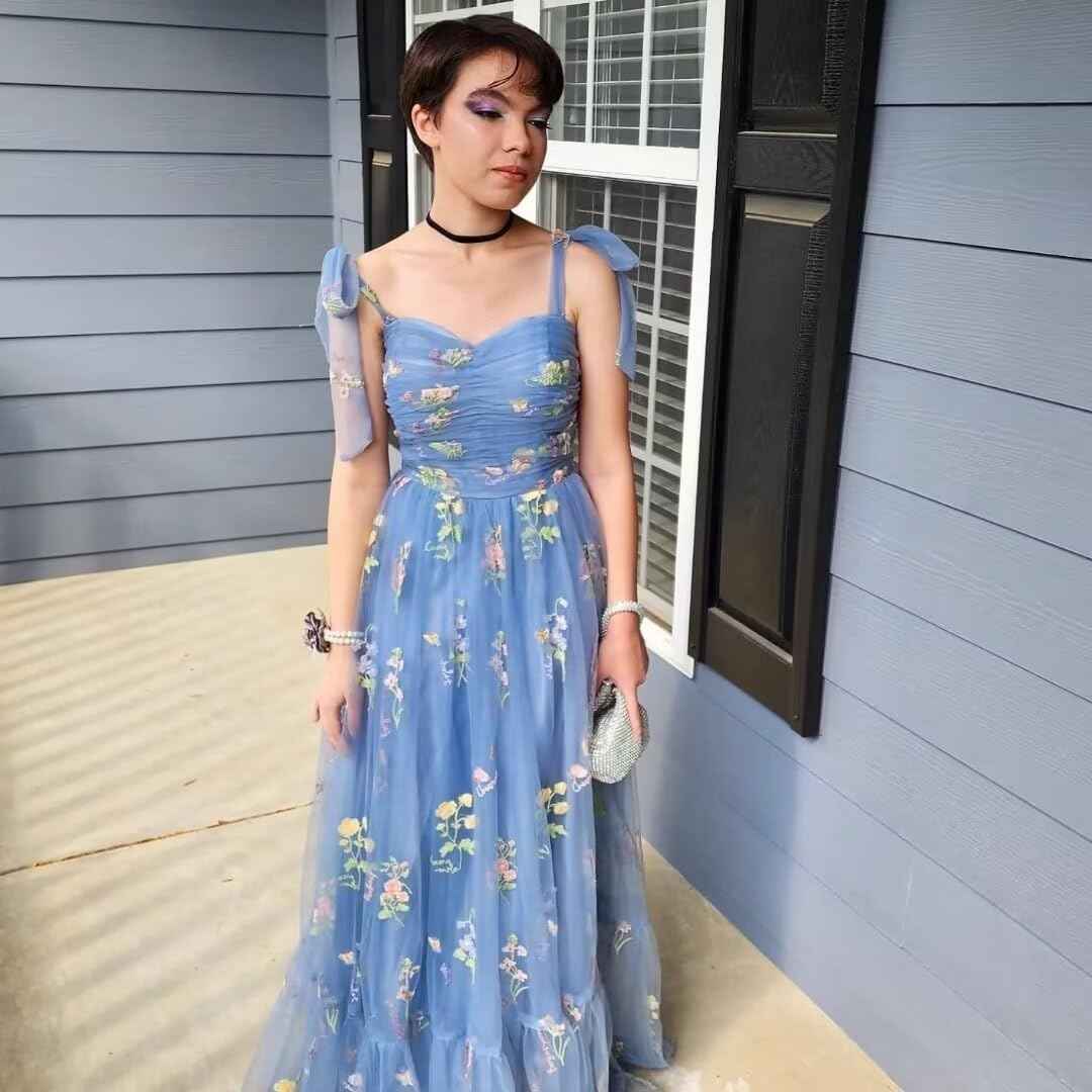 Women's Flower Embroidery Tulle Prom Dresses 2025 Long Spaghetti Straps Evening Party Gowns-BMbridal.UK