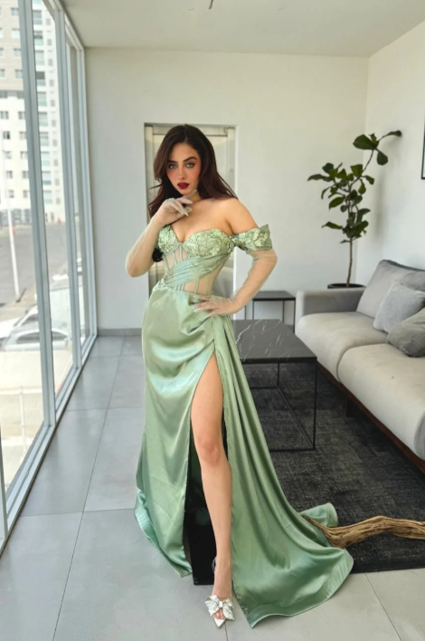 Off the Shoulder Sleeveless Long Mermaid Prom Dress With Gloves