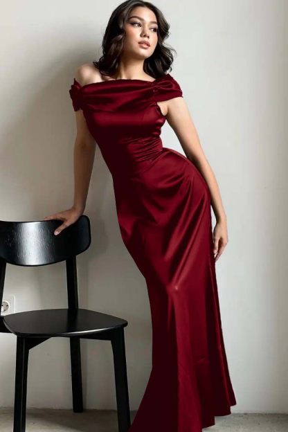 Off the Shoulder Sleeveless Long Mermaid Prom Dress With Pleated