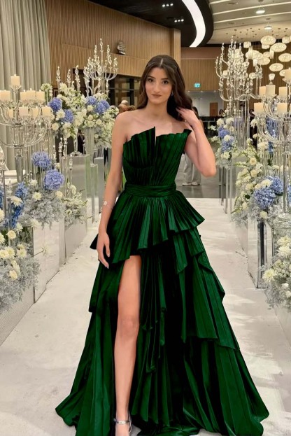 Charming Strapless Sleeveless Long Split Prom Dress With Pleated