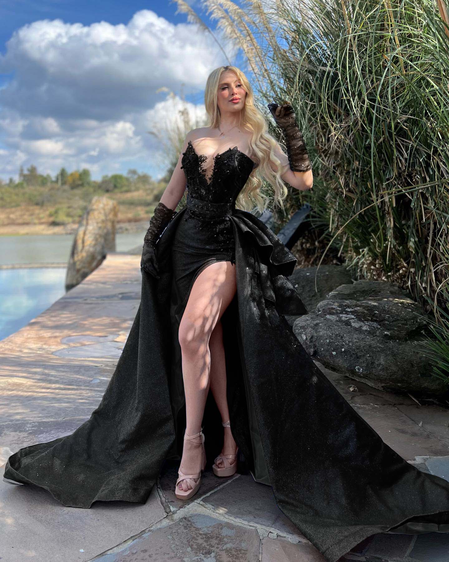 Strapless Sleeveless Long Split Prom Dress With Gloves Beading