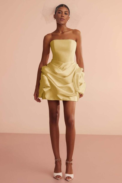 Glamorous Strapless Sleeveless Short Prom Dress With Pleated