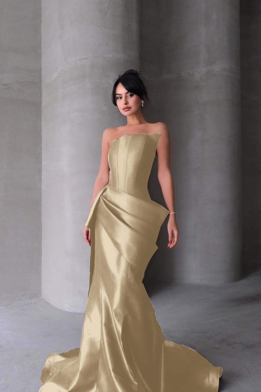 Chic Strapless Sleeveless Mermaid Long Prom Dress With Pleated