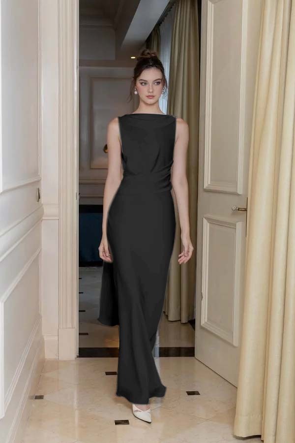 Long Slimming Sleeveless Prom Dress Flowy Backless With Pleated